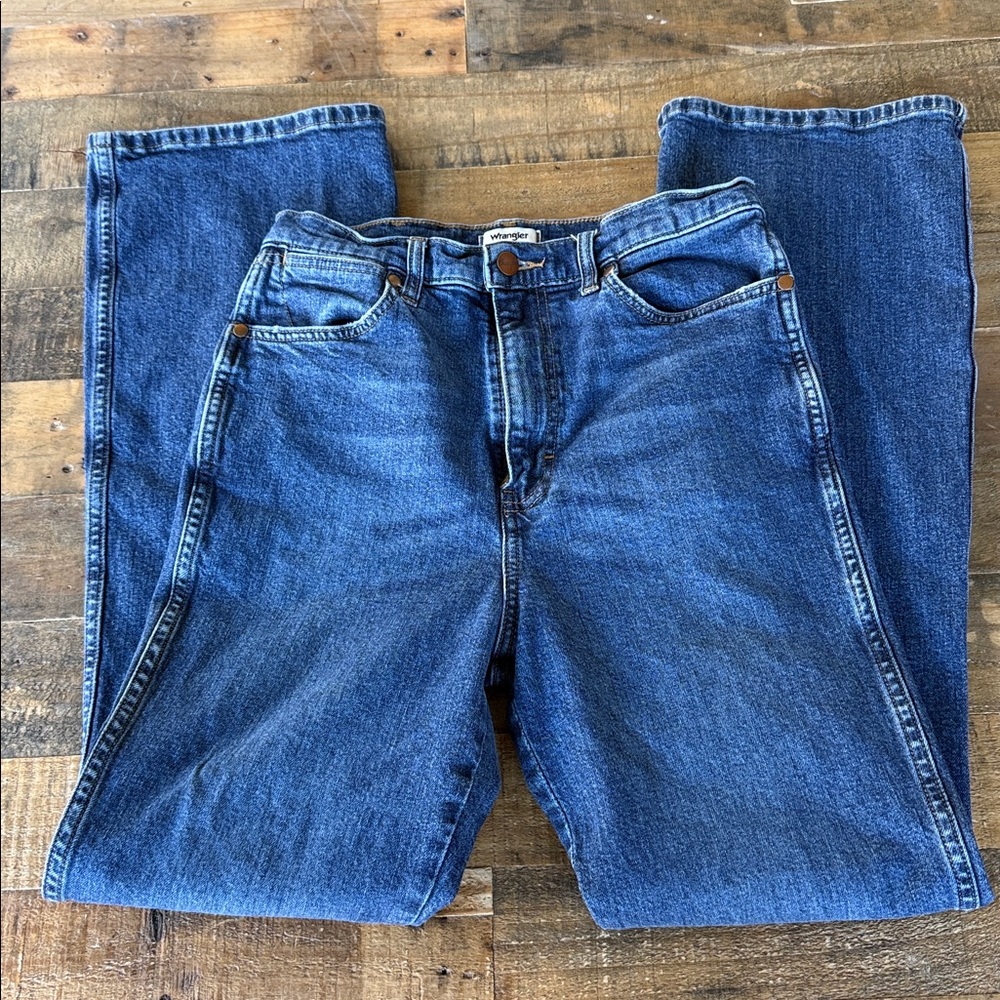 Women’s Wrangler Jeans - Picture 4 of 5